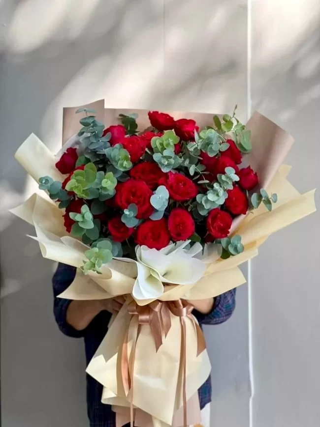 Ramo de Rosas Escarlata